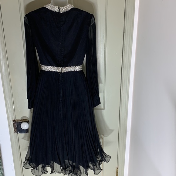 Retro Glam Dress - Picture 8 of 12